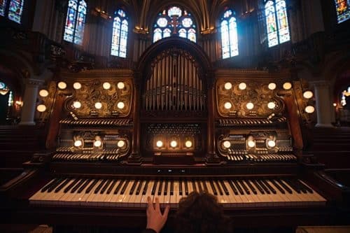 10 musiques d'enterrement émouvantes pour une cérémonie à l'église