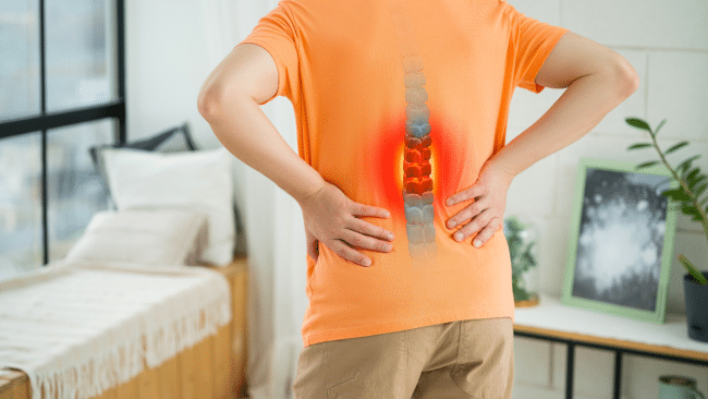 J’ai 65 ans et voici l’activité qui a soulagé mes douleurs lombaires sans médicaments