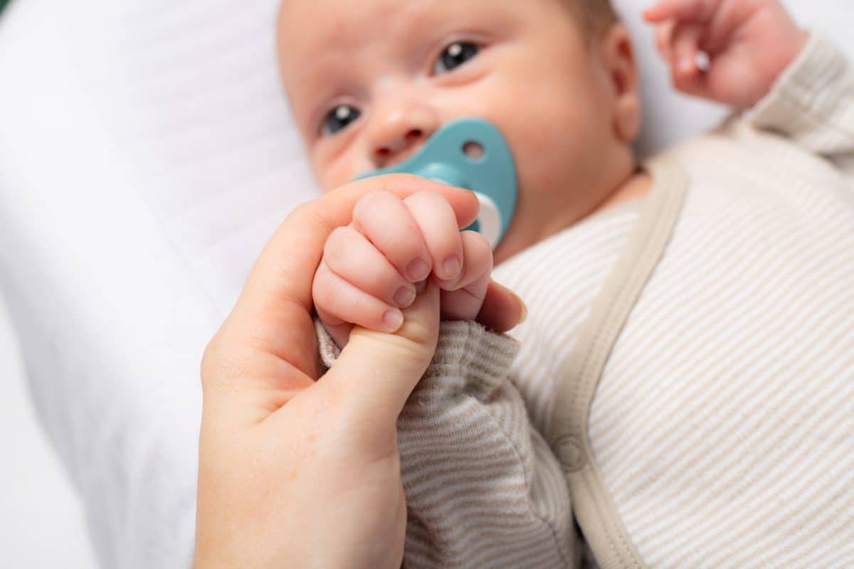 bienfaits et risques de tétine bébé